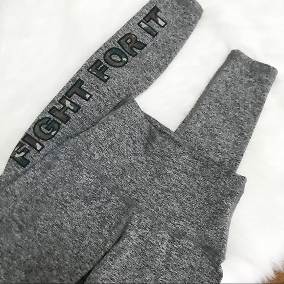 Bandier x Good Hyouman Legging - Picture 7 of 7